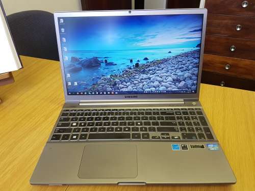 SAMSUNG 7 Chronos 15.6 Ultrabook / Windows 10 / Microsoft Office 365