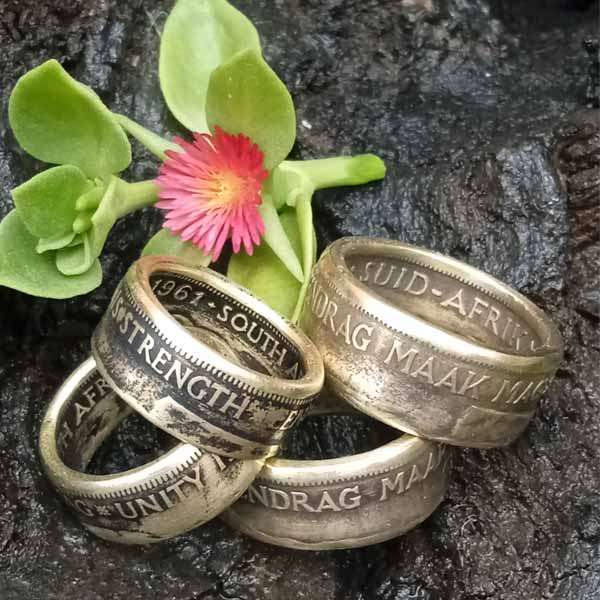 *** Coin Ring - Size K *** Eendrag Maak Mag / Unity Is Strength - 1960 to 1964 SA 1c or 1/2c Coin