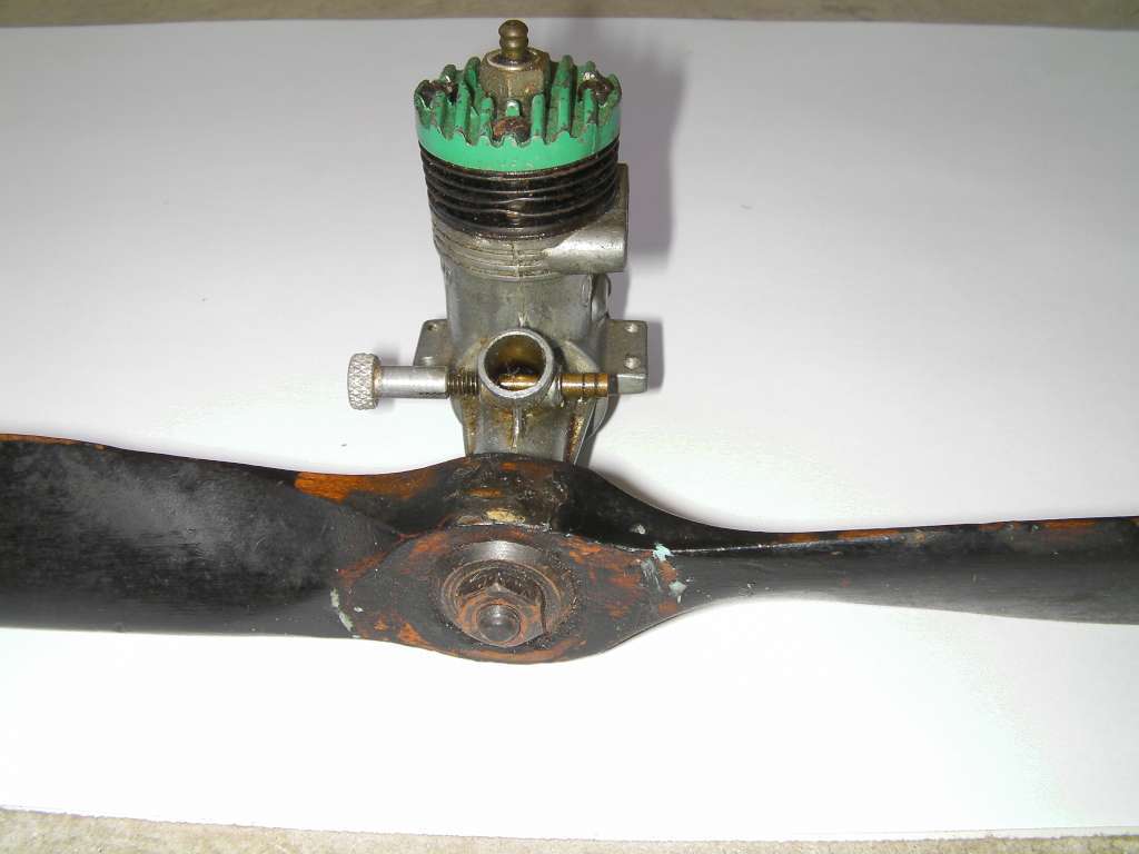 Model Aircraft Engine & Propeller circa 1950's !!