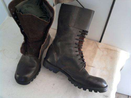 Para-boots unissued size 12