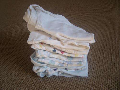 8 x Baby Boy Vests 6 - 36 months - All l in good condition! Starting price only R1