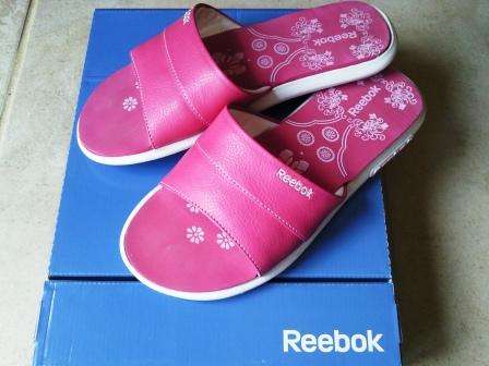 STUNNING 100% AUTHENTIC Reebok Slip ons / Sandals with Box (Size 4) - BRAND NEW! Retails R299!