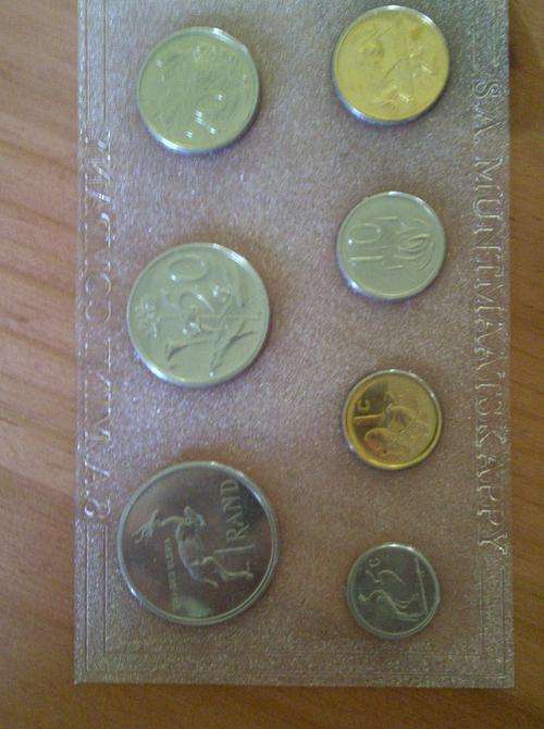 SA MINT UNCIRCULATED SET (1989). See pictures.THis includes the R1 coin.