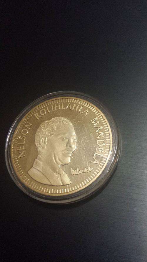 SIGNED NELSON MANDELA GOLD PLATED 10 YEARS OF FREEDOM - ENCAPSULATED. 1994-2004.