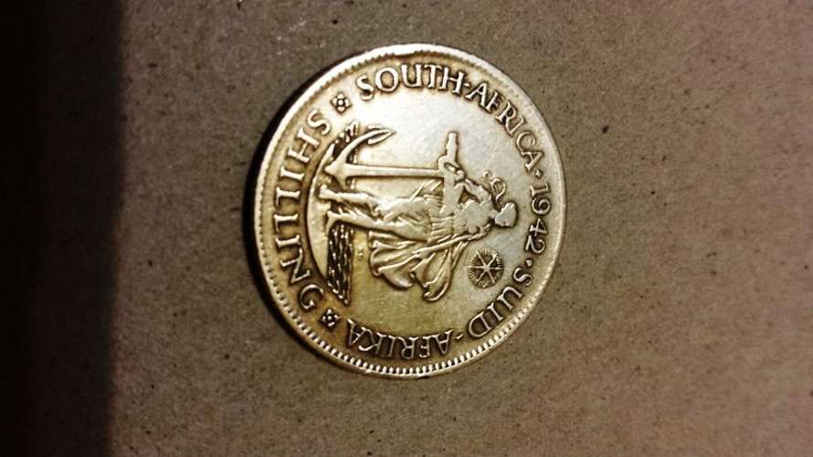 SCARCE FIND: 1942 UNION OF SOUTH AFRICA SHILLING - SILVER!