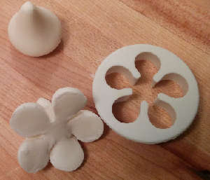 4PC FONDANT APPLE BLOSSOM CUTTER