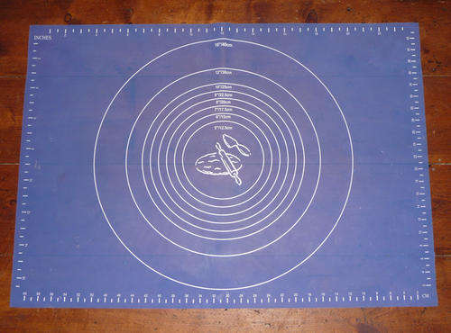 Slicone rolling mat with markings