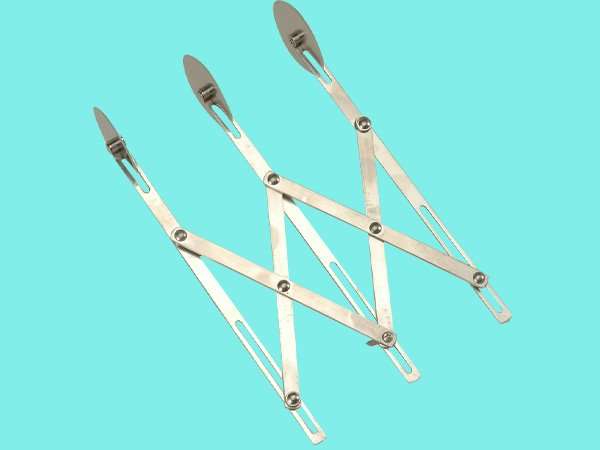 Pastry cutter 3 wheel adjustable