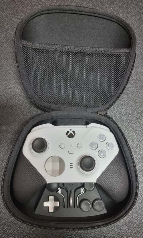 Xbox ELITE Series 2 CORE Controller + Xbox Accessories Kit - Original (as new condition)