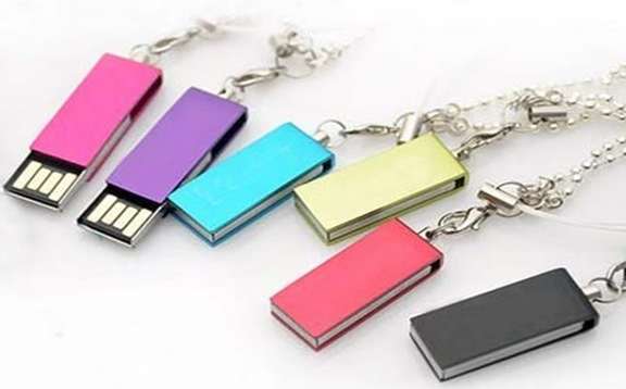 ****** MASSIVE 256 Gig Flash drive ******