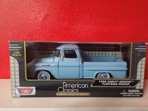 Big lot of diecast scale 1:24 cars