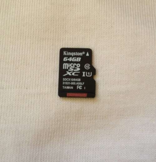 iPhone 4s + Free Vodafone Smart Tab 2 & 64GB SD Card