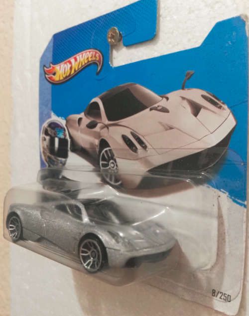 Hot Wheels Pagani Huayra Silver