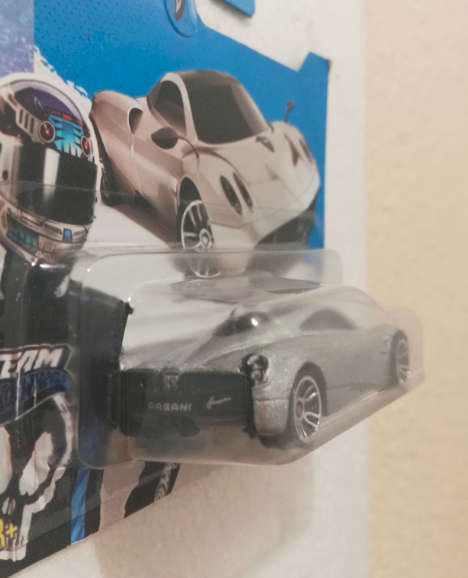 Hot Wheels Pagani Huayra Silver