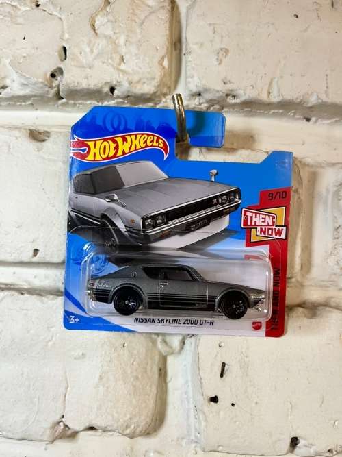 Hot Wheels 1/64 Nissan Skyline 2000 GT-R Silver