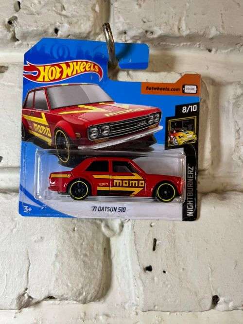 Hot Wheels 1/64 71 Datsun 510 Red Momo