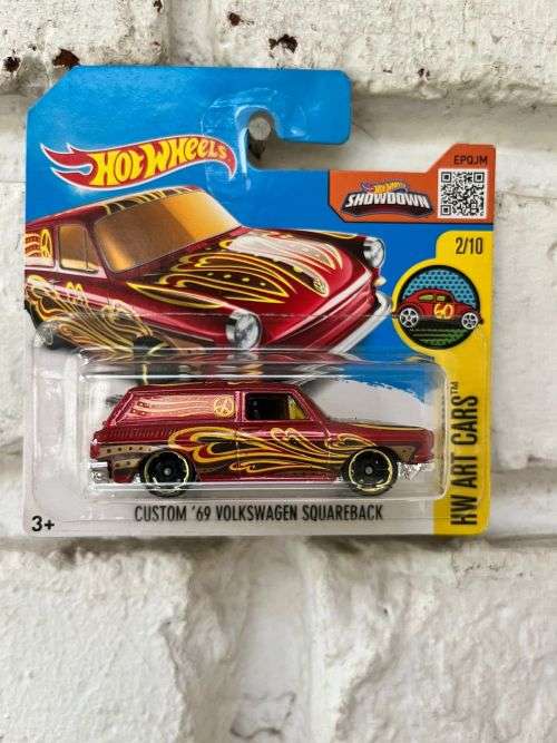 Hot Wheels 1/64 Custom `69 Volkswagen Squarback Red