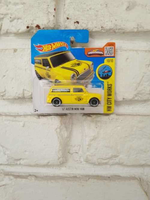 Hot Wheels 1/64 `67 Austin Mini Van Yellow