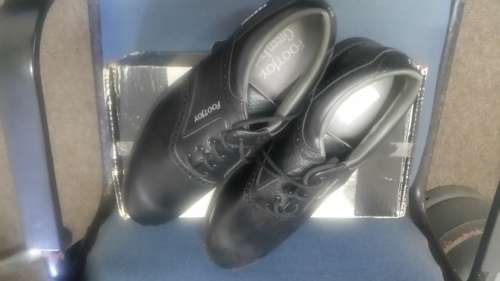 Softjoy golf shoes brand new