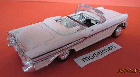 1/43 SCALE PONTIAC BONNEVILLE