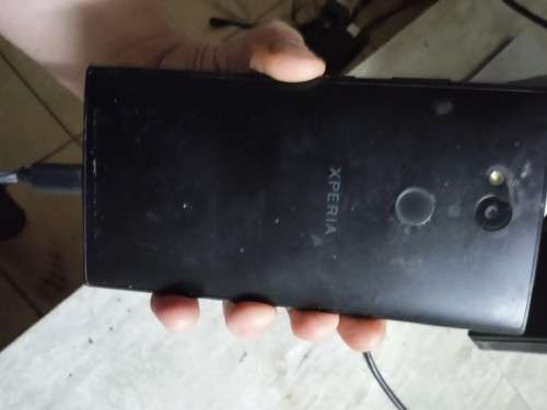SONY XPERIA L2 SMART PHONE - GOOD CONDITION - FREE SHIPPING