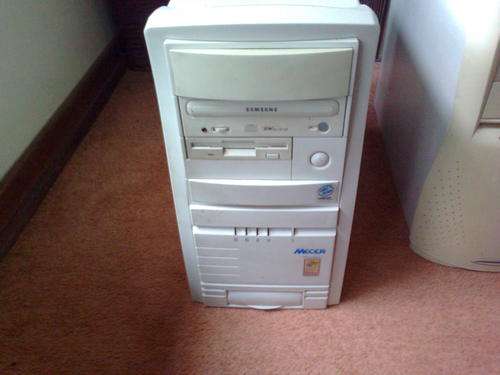 P4 Mecer Office Computer with 256 MB RAM and CD Writer