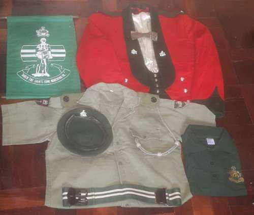 Rhodesian Light Infantry collection. major rank on uniforms