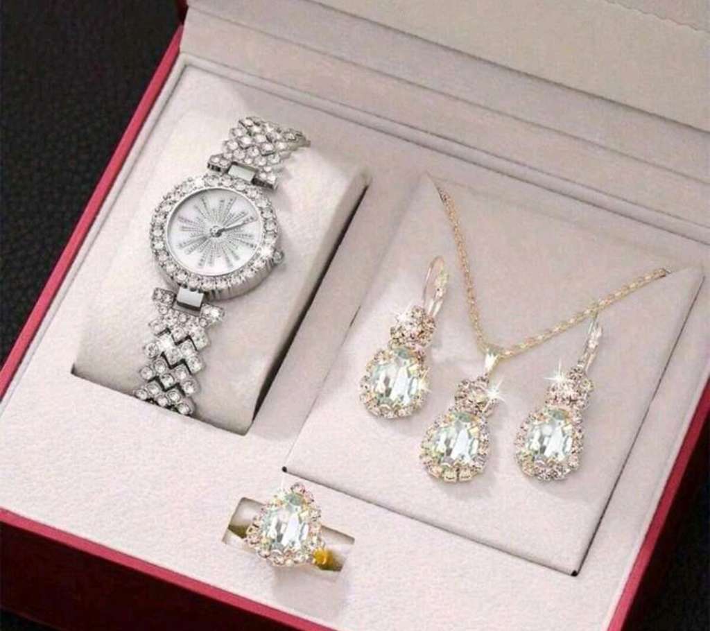Wow amazing luxurious woman  5pcs  Diamond decor Quartz Watch set