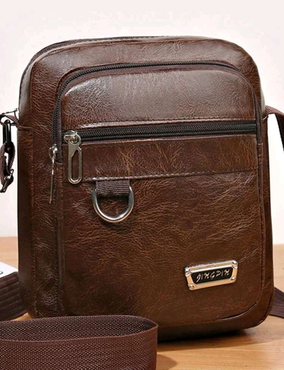 Wow amazing luxurious Men`s leather (P) bag