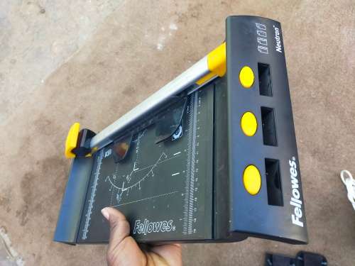 Fellowes paper cutter