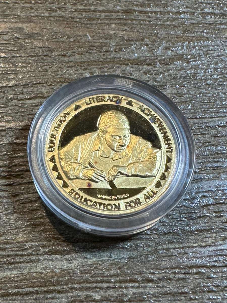 GOLD MANDELA 1/4 ounce - Education for All - SCARCE - 2000 mintage, highly collectable, includes COA