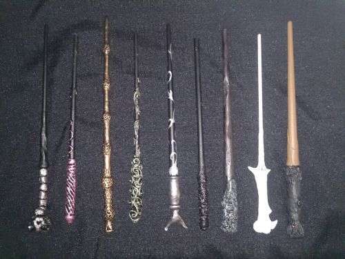 HARRY POTTER WANDS COLLECTION SET OF 9 + ONCE OFF FREE HARRY POTTER GIFT WORTH R500 + FREE DELIVERY