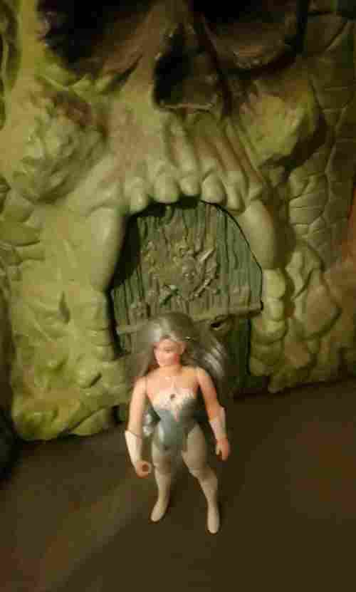 SHE-RA PRINCESS OF POWER FROSTA FIGURE  * LOOSE* MATTEL