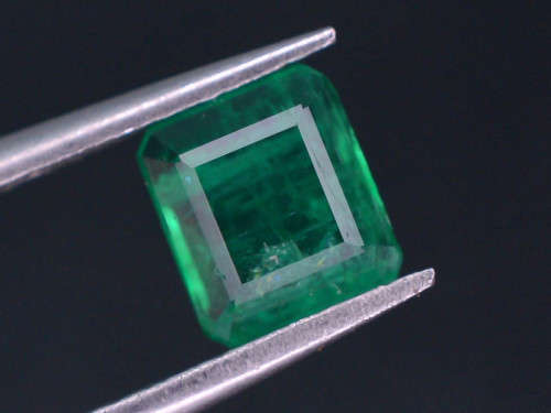 Top Quility 0.80 ct Natural Vivid Green Color Emerald~Swat Untreated