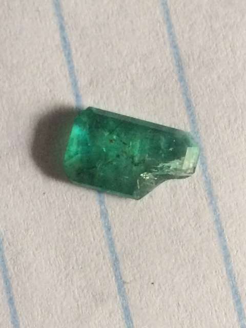 Natural 1.4 Ct Zambian Emerald ( Broken Piece )