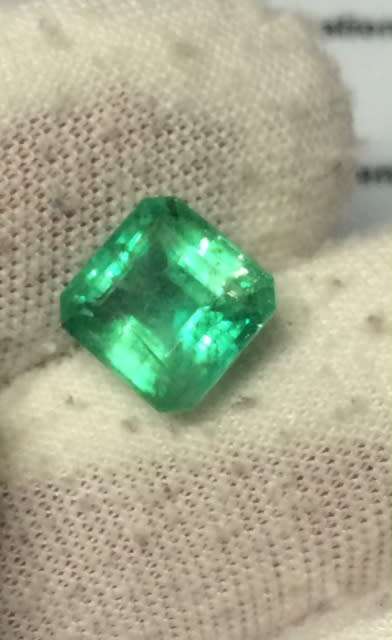 Natural Certified 2.82 Ct Emerald AAA
