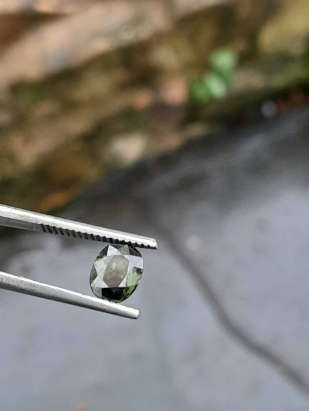 Natural 1.78 Ct Green Sapphire UNHEATED Small chip under stone on side Low bids