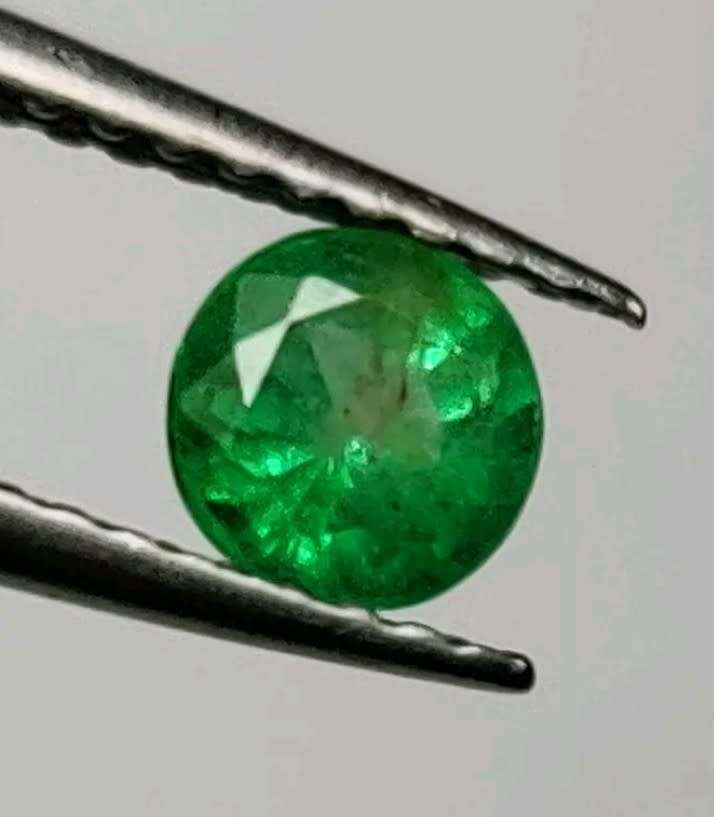 Natural 0.57 Ct Zambian Emerald VIDEO