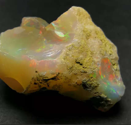 18 Ct Natural Gorgeous  Welo Ethiopian Opal