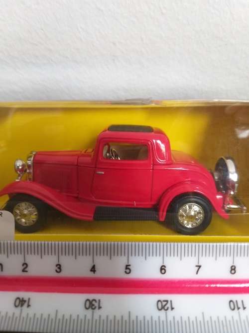 1932 FORD MODEL B 3 WINDOW COUPE 1:43 ROAD SIGNATURE MIB