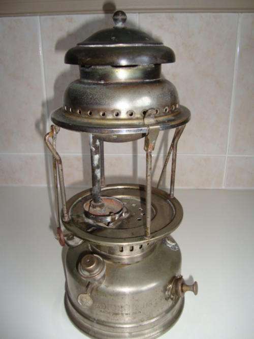 RADIUS latern made in SWEDEN Model 119 - circa 1950 to 1960 - SHOOTING STAR on front