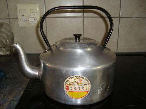 KROST ALUMINIUM KETTLE takes 5 - 6 litres