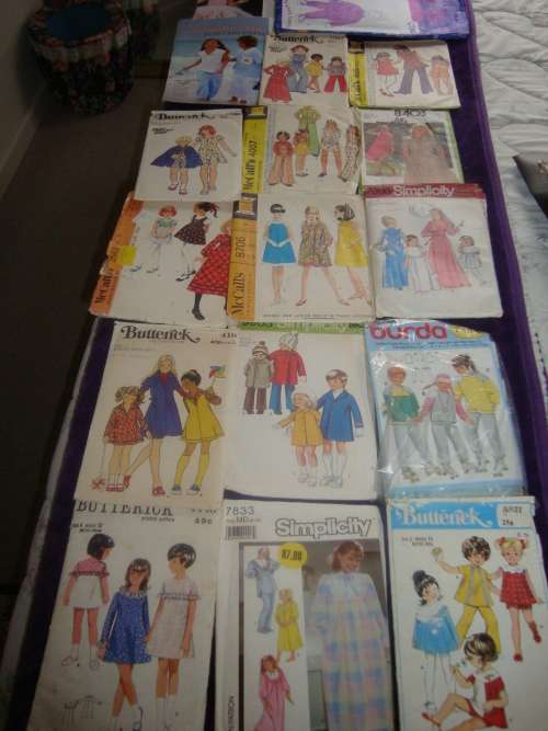 17 x  mixed SEWING PATTERNS for children and woman