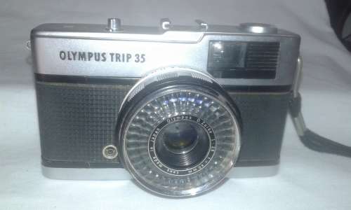 vintage OLYMPUS TRIP 35 with OLYMPUS D ZUIKA 1:28  1=40mm lens