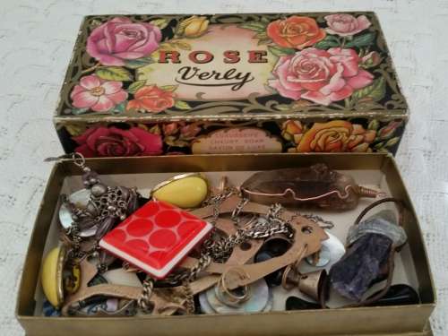 mixed lot of OLD JEWELRY in a BEAUTIFUL OLD ROSE VERLY BOX