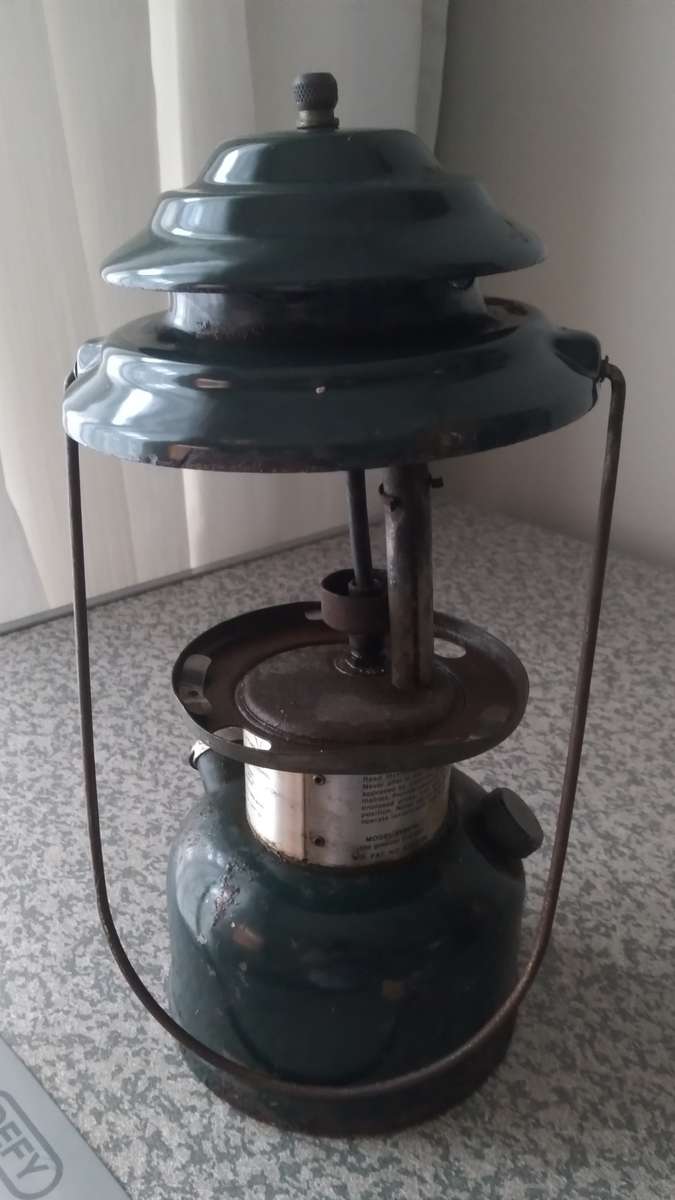Coleman lantern model 214A700 made USA
