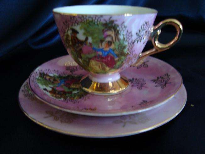 TEA TRIO WITH THE ROMANTIC SCENE