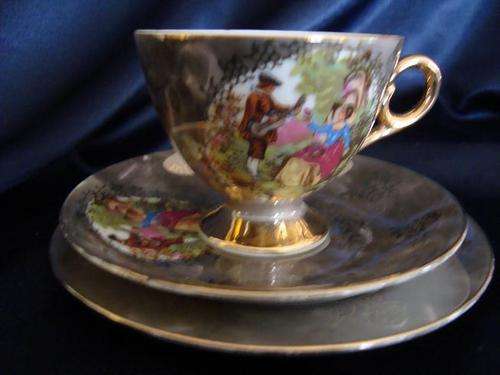 TEA TRIO ROMANTIC SCENE