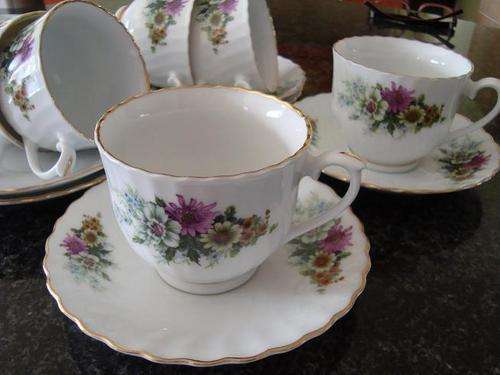 6 CUPS AND SAUCERS MADE IN CHINA