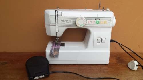 Lovely Empisal Dahlia sewing machine.